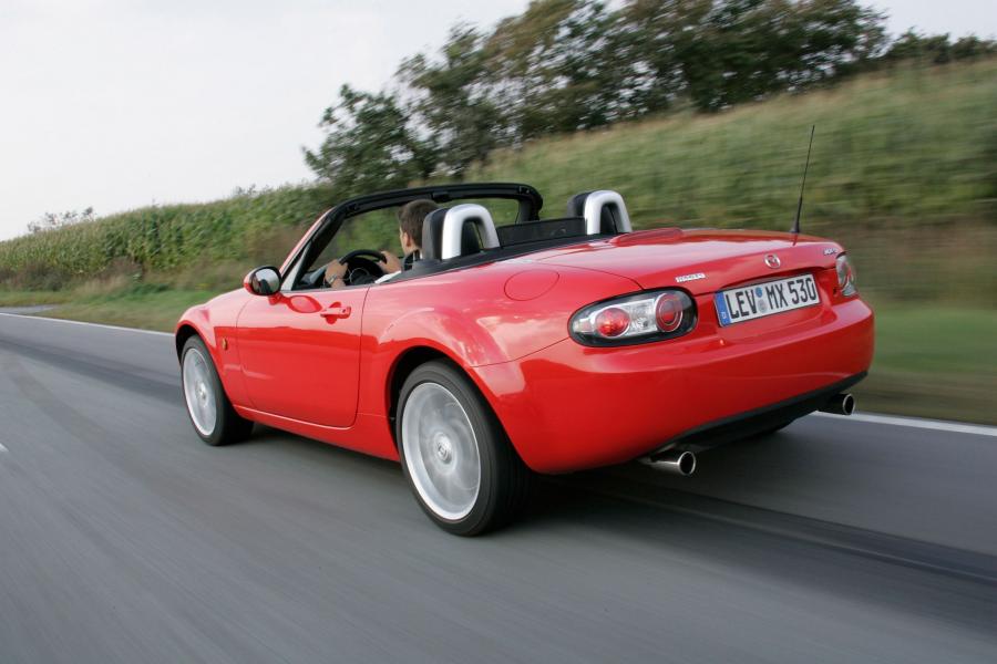  Mazda MX-5 Roadster Coupe 2006 года  (фото 37 из 212)